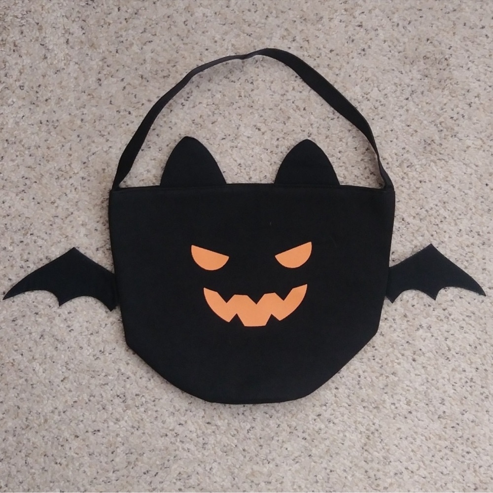 NEW Halloween Bat Bucket